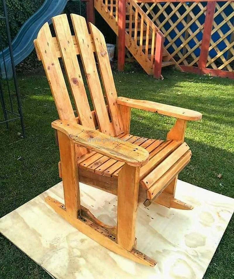 DIY Wood Chairs
 60 DIY Pallet Chair Ideas