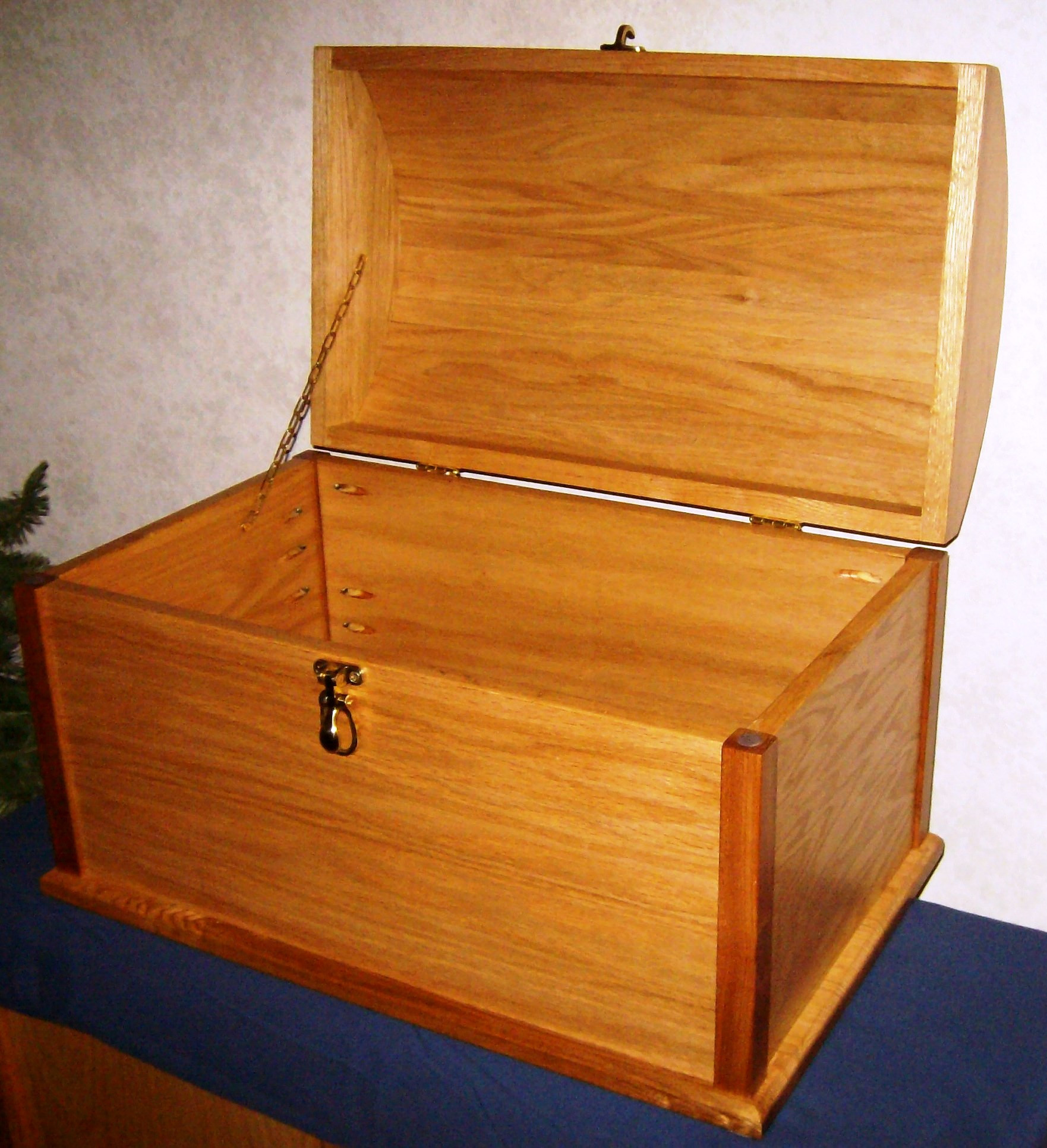 DIY Wood Chest Plans
 PDF How to make a small treasure chest out of wood DIY