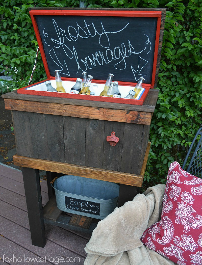DIY Wood Cooler
 11 DIY Wood Pallet Ideas To Make Space In Your Apartment