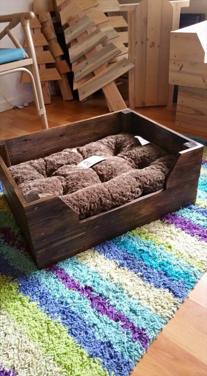 DIY Wood Dog Beds
 Easy to Make Pallet Dog Bed