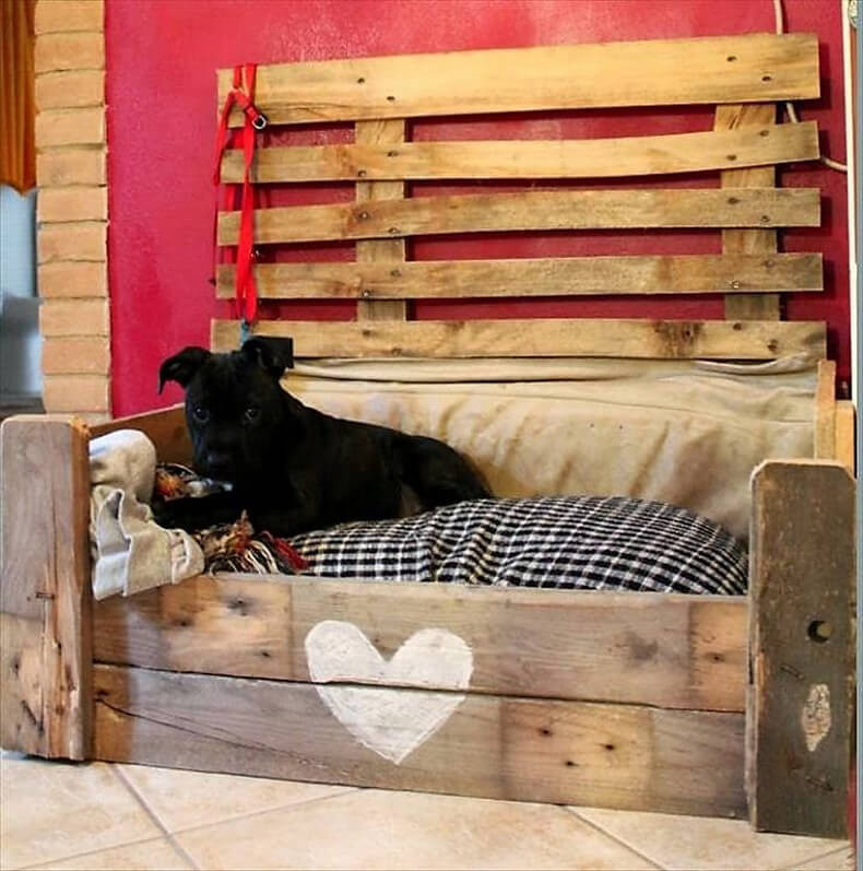 DIY Wood Dog Beds
 50 DIY Ideas for Wood Pallet Dog Beds