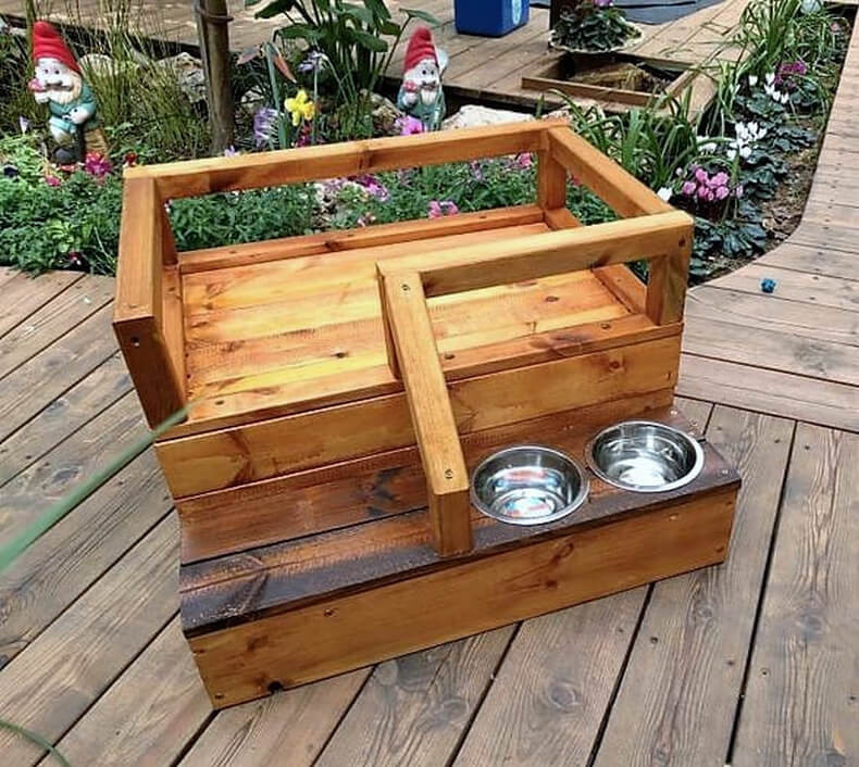 DIY Wood Dog Beds
 50 DIY Ideas for Wood Pallet Dog Beds