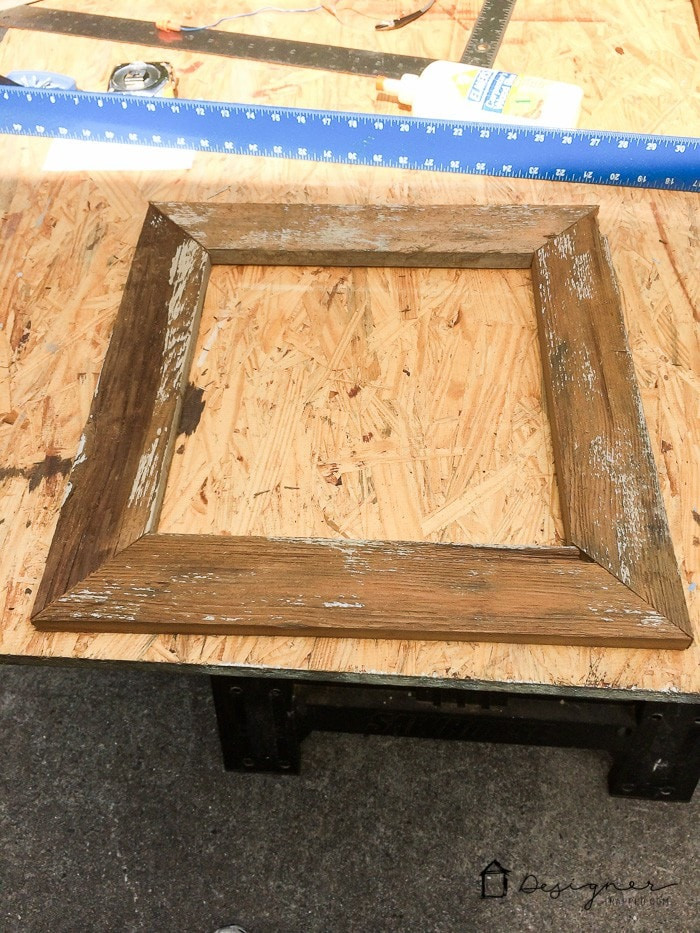 DIY Wood Frame
 How to Make a DIY Picture Frame from Upcyled Wood