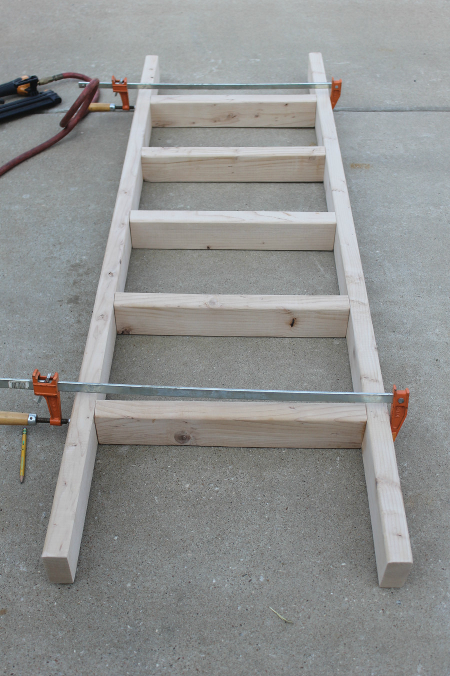 DIY Wood Ladder
 How to Make a DIY Blanket Ladder for Just $10 Life