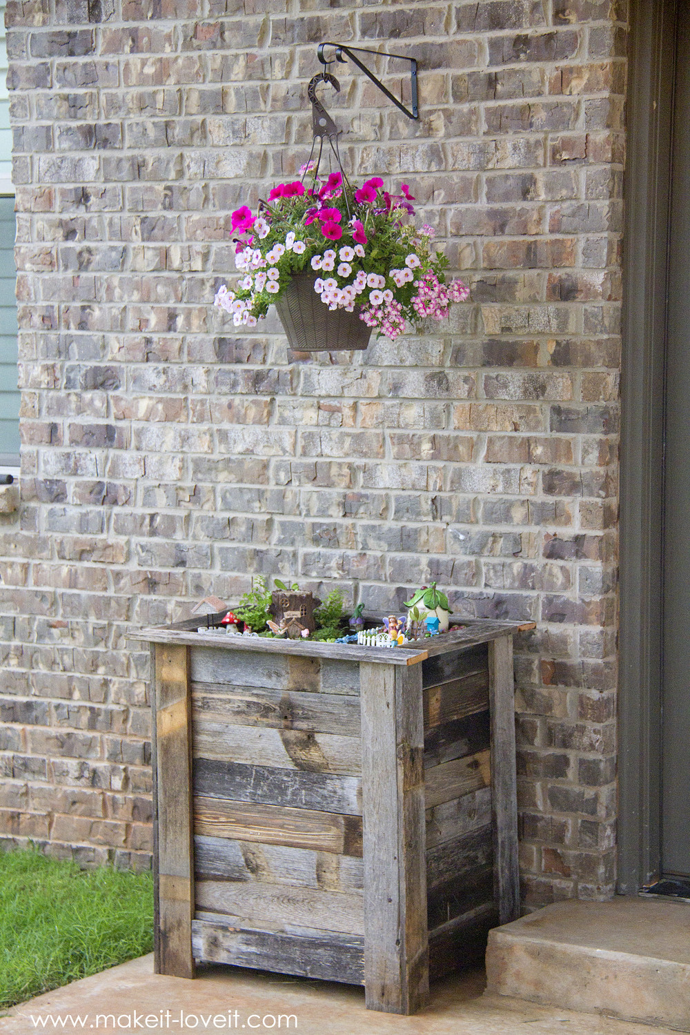 DIY Wood Planter Boxes
 DIY Reclaimed Wood Planter Box r an upright Fairy
