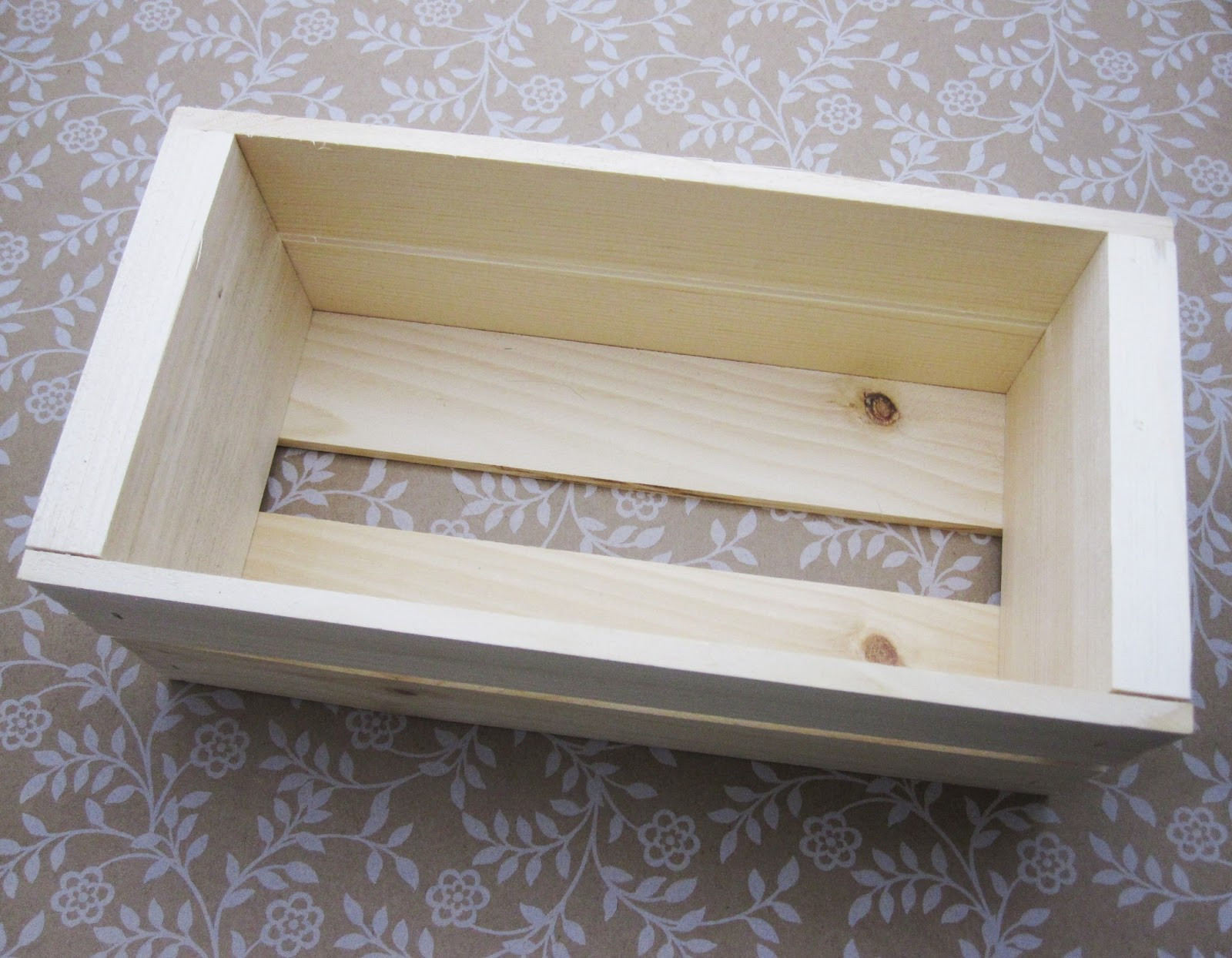 DIY Wooden Box
 The Botanical Box DIY Wood Planter Box