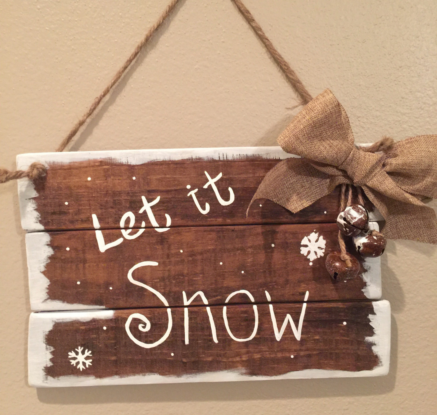 DIY Wooden Christmas Signs
 Wooden Christmas signs Farmhouse Christmas decor Let it