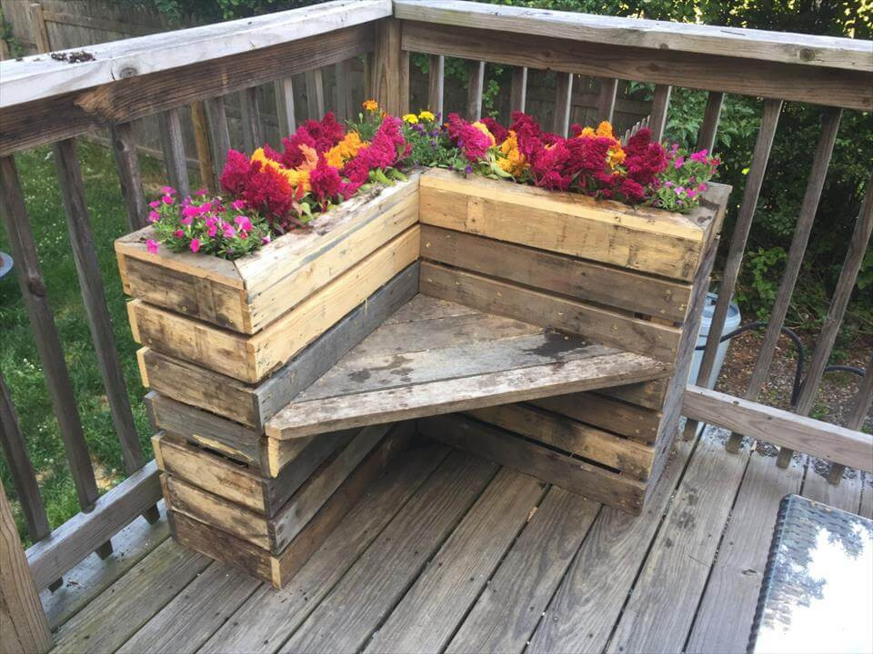 DIY Wooden Flower Box
 DIY Pallet Bench with Flower Box for Corner Pallets Pro