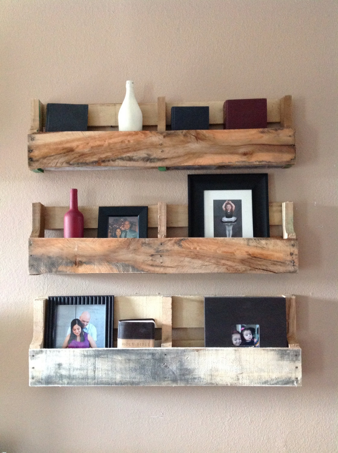 DIY Wooden Pallet Shelves
 Wood Pallet Shelves Ideas from DIY