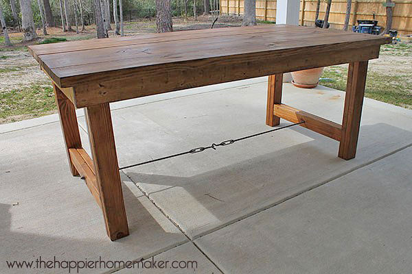 DIY Wooden Patio Table
 DIY Outdoor Dining Tables