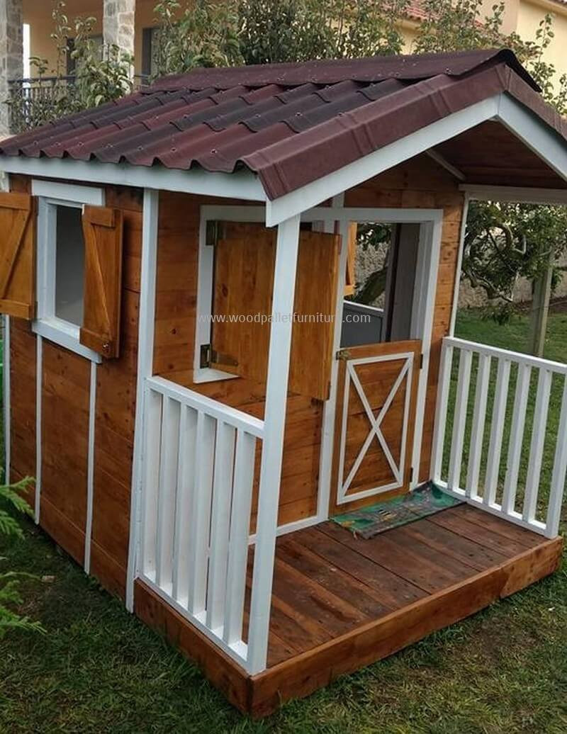DIY Wooden Playhouse
 Creative Ideas for Wood Pallet Playhouses