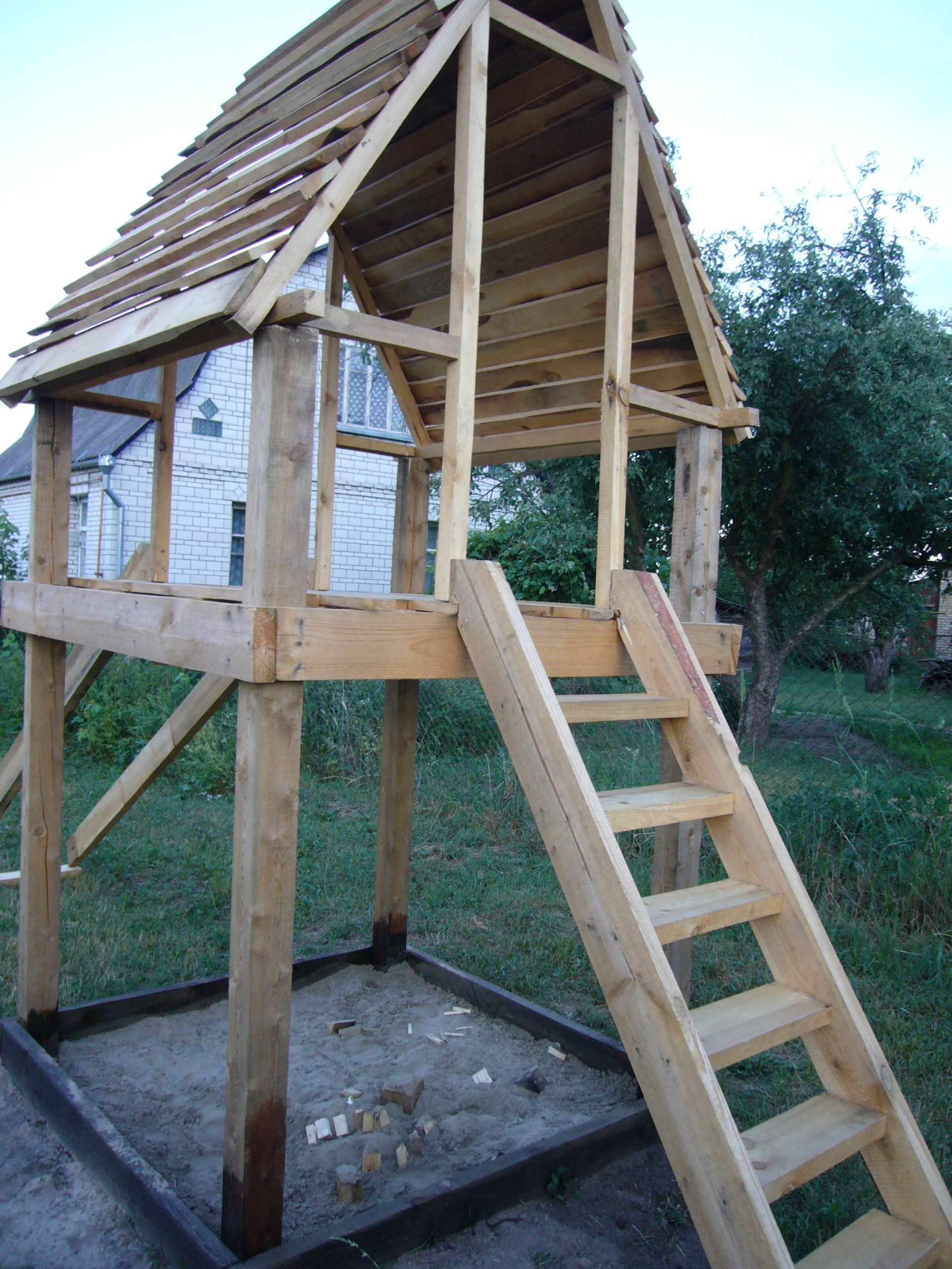 DIY Wooden Playhouse
 DIY project wood playhouse with slide