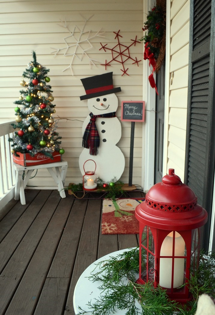 DIY Wooden Snowman
 DIY Painted Wood Snowman