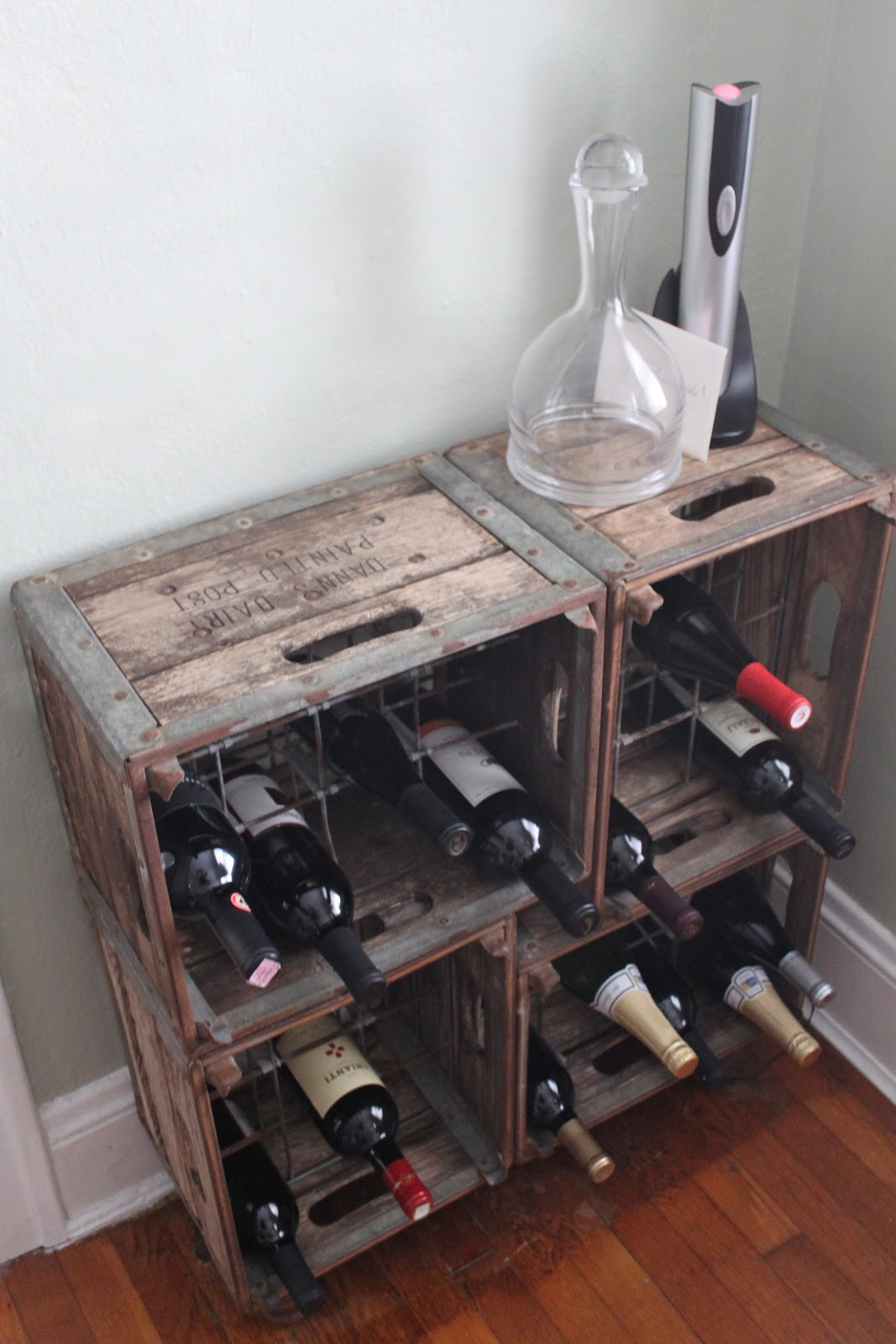 DIY Wooden Wine Rack
 40 Pieces of DIY Shabby Chic Decor For Your Home