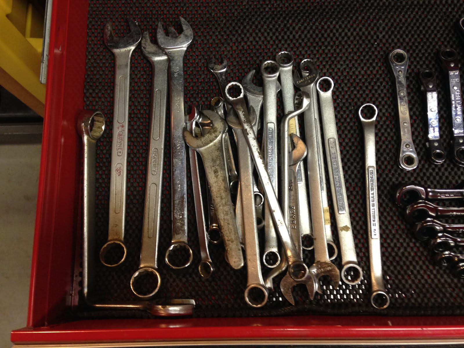 DIY Wrench Rack
 Ken Umemoto s vReality DIY Wrench Organizer