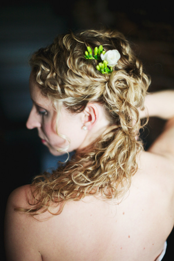 Do It Yourself Hairstyles For Weddings
 31 Gorgeous Wedding Hairstyles You Can Actually Do Yourself