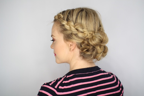 Do It Yourself Hairstyles For Weddings
 DIY Wedding Day Hairstyles Rehearsal Dinner Knotted Updo