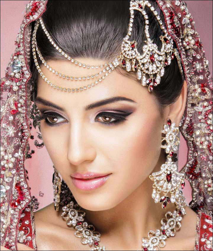Dramatic Bridal Makeup
 8 Stunning Bridal Makeup Looks To Try This Wedding Season