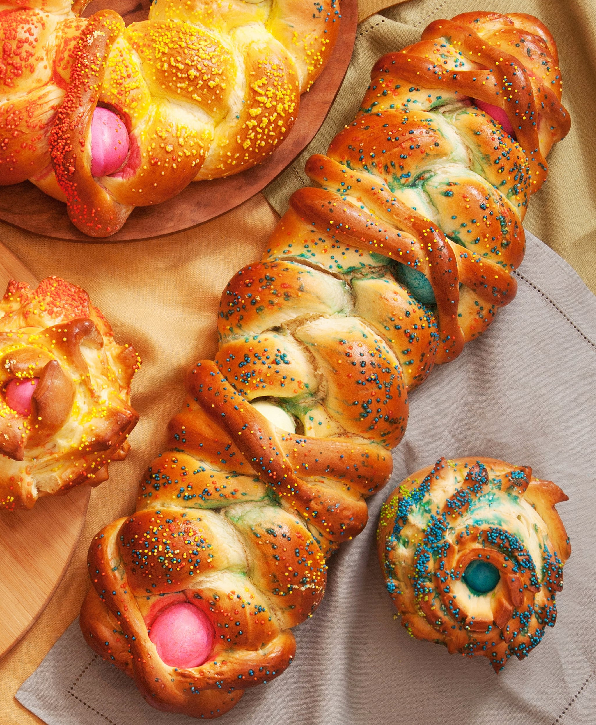 Easter Bread Recipe
 Easter Bread With Colored Eggs