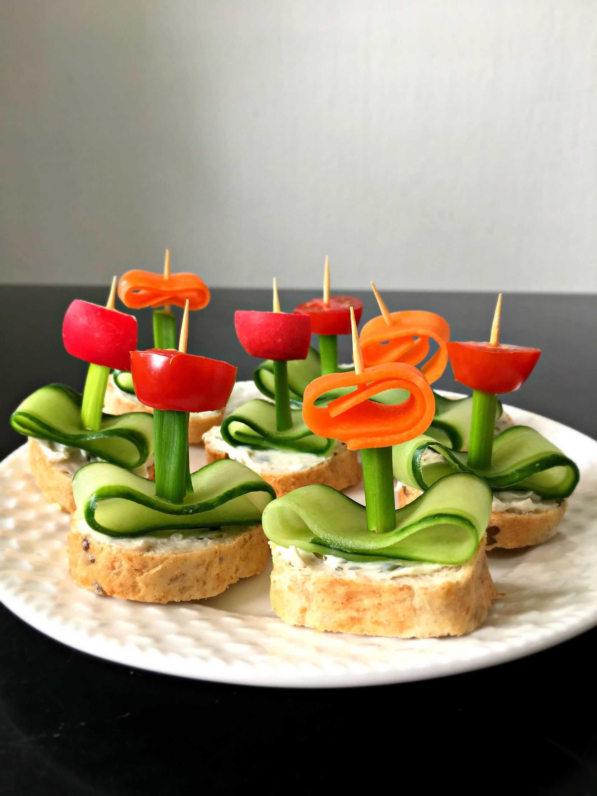 Easy Appetizers With Cream Cheese
 Vegan Flower Appetizers with Herb "Cream Cheese"