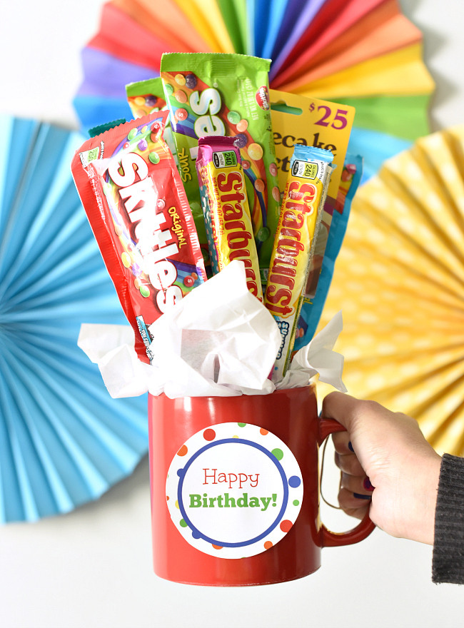 Easy Birthday Gift Ideas
 Easy Birthday Gift Idea Candy Bouquet in a Mug – Fun Squared