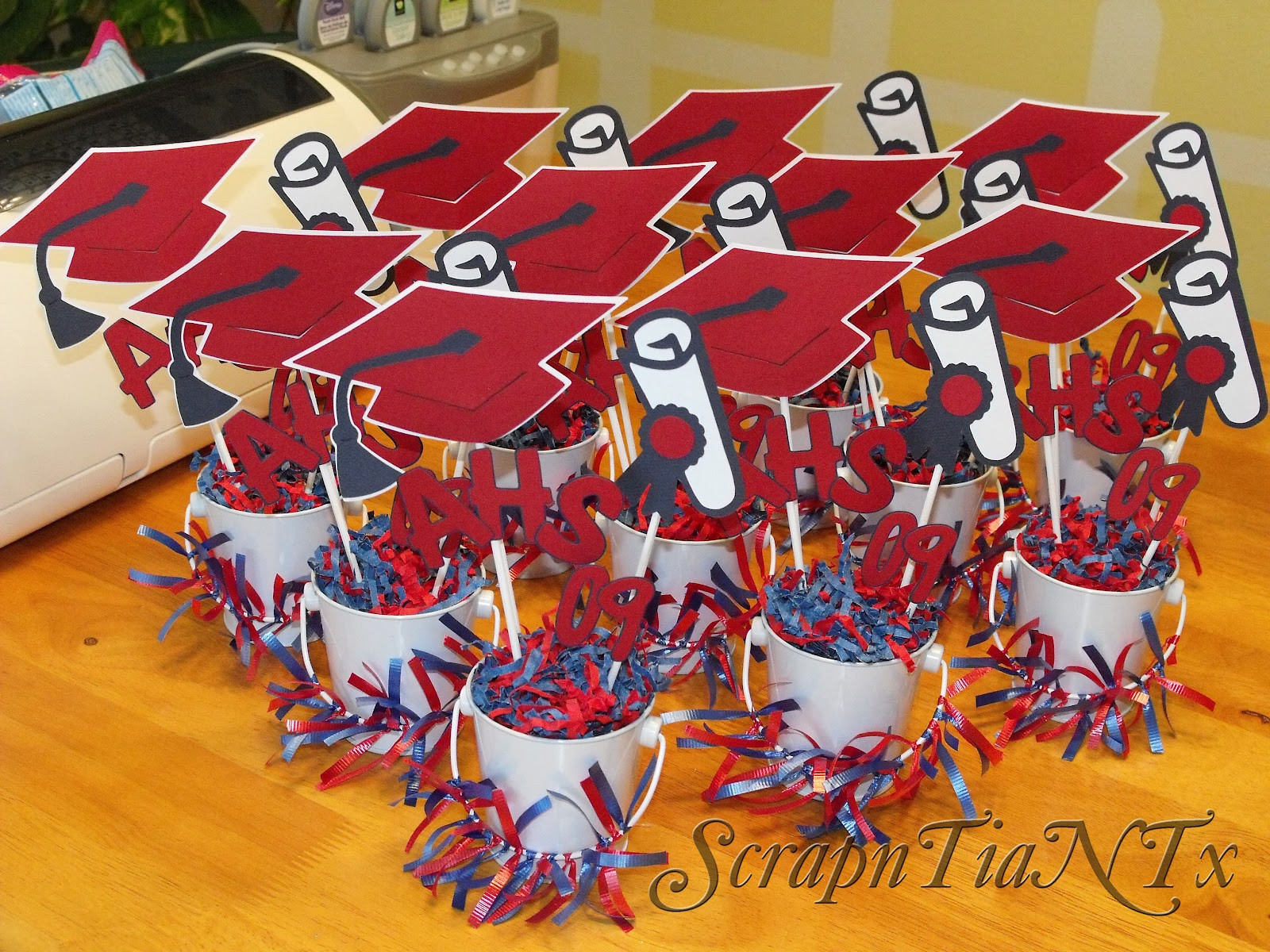 Easy Centerpiece Ideas For Graduation Party
 A ScrapN Tia N Tx Graduation Centerpieces