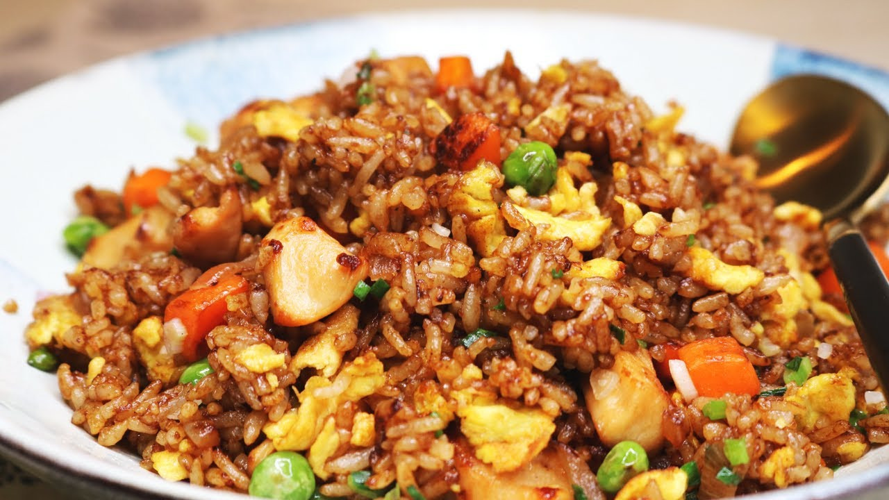 Easy Chinese Fried Rice
 BETTER THAN TAKEOUT AND EASY Chinese Chicken Fried Rice