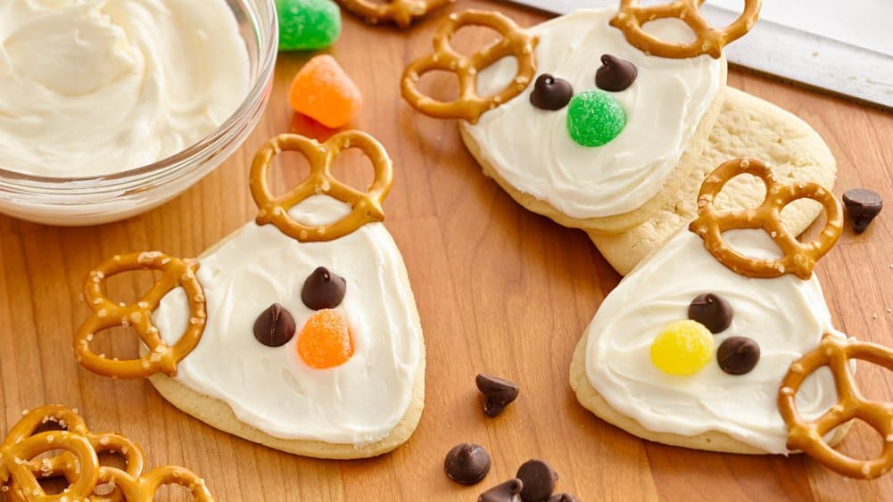 Easy Christmas Cookies For Kids
 3 Cookies Easy Enough to Make With the Kids from Pillsbury