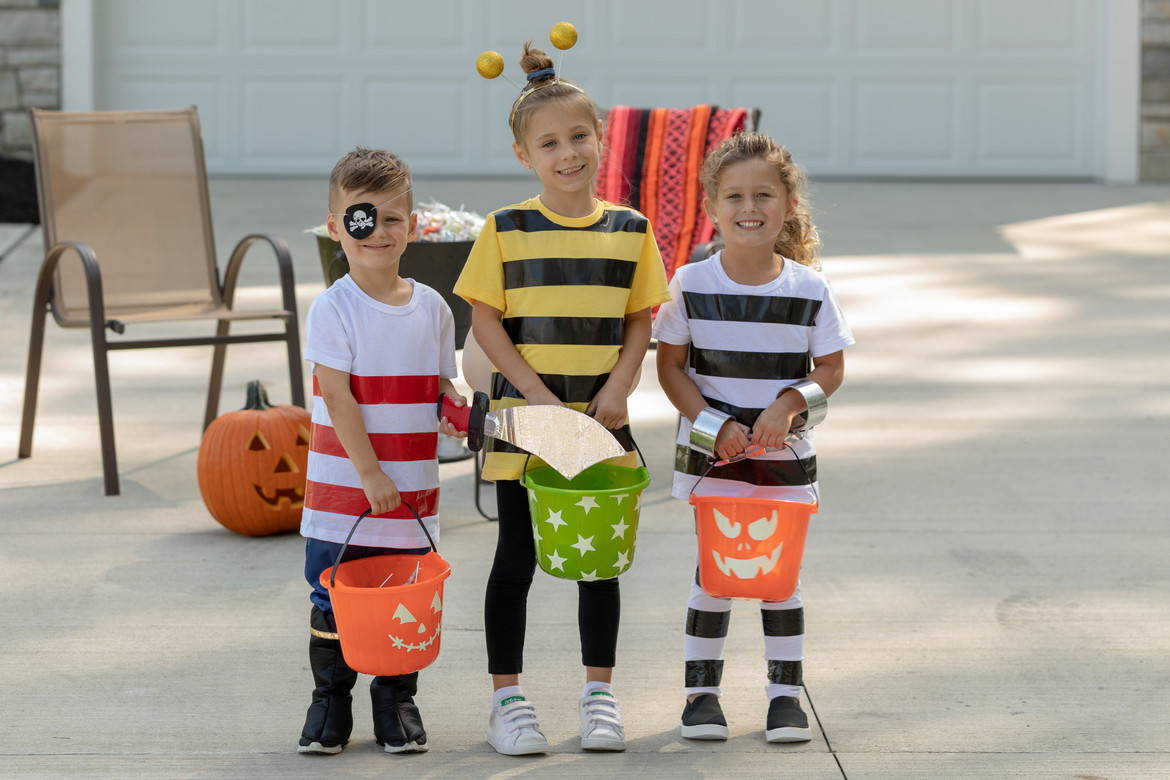 Easy DIY Kids Costumes
 3 Easy DIY Kids Halloween Costumes Bee Pirate Prisoner