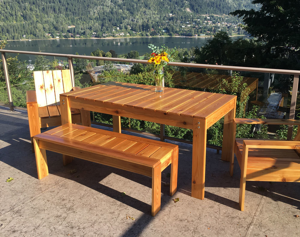 Easy DIY Outdoor Table
 Simple Outdoor Dining Table