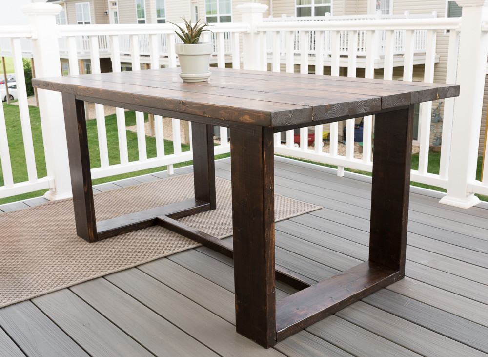 Easy DIY Outdoor Table
 Simple Modern Outdoor Table buildsomething