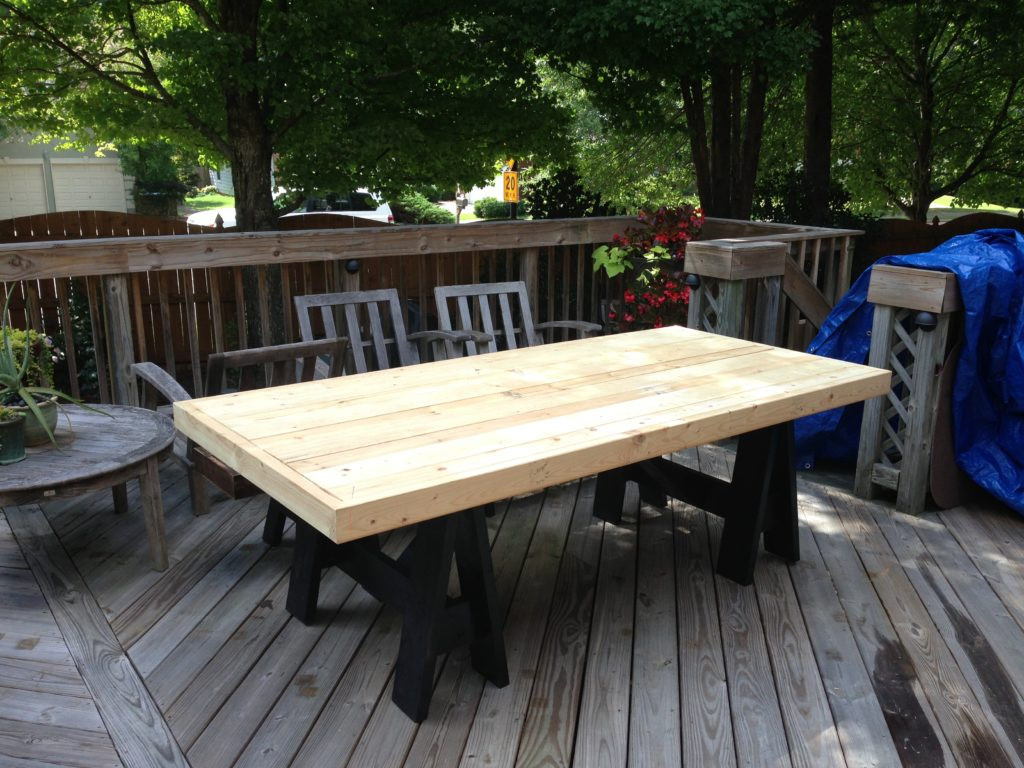 Easy DIY Outdoor Table
 Outdoor Patio Makeover and DIY Outdoor Dining Table