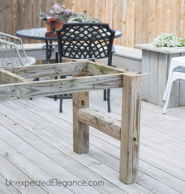 Easy DIY Outdoor Table
 DIY Outdoor Farm Table