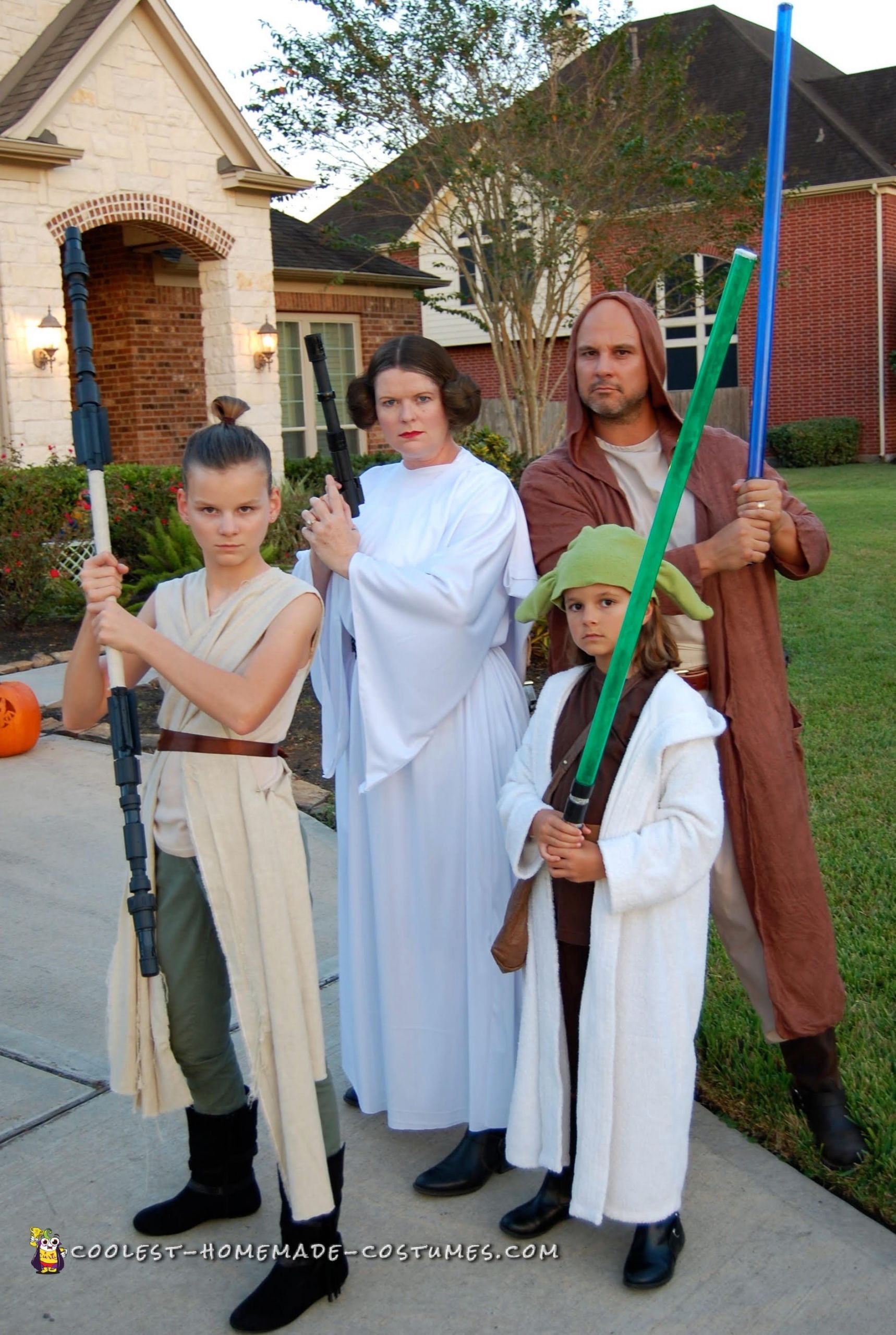 Easy DIY Star Wars Costumes
 Coolest DIY Family Star Wars Costumes for Halloween
