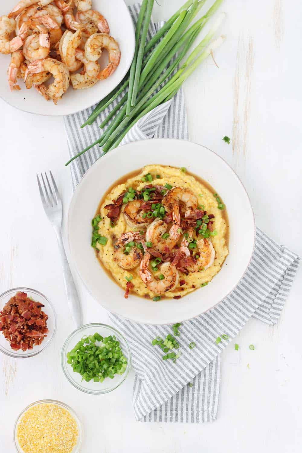 Easy Shrimp And Grits
 Easy Classic Shrimp and Grits Bowl of Delicious