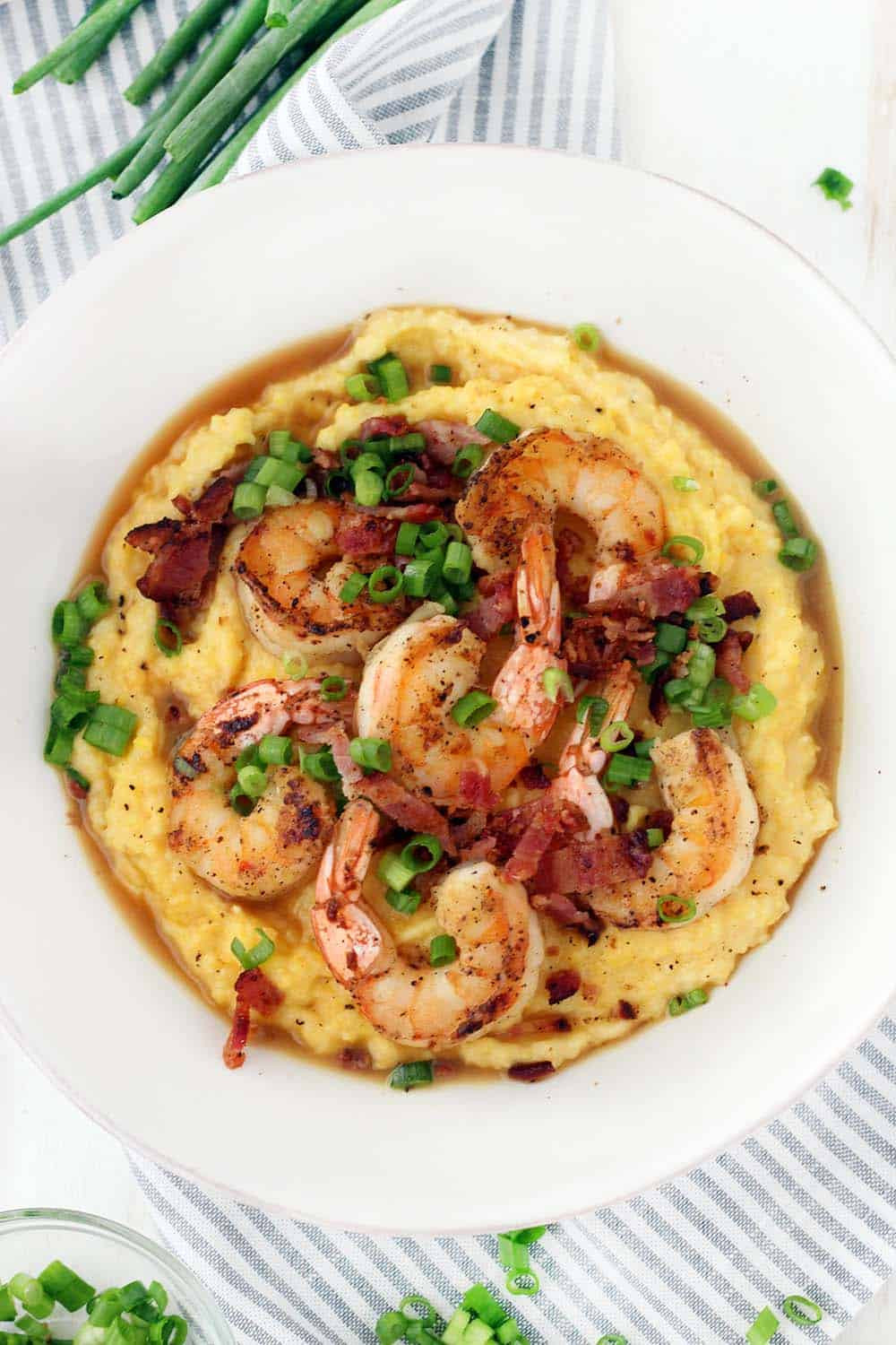 Easy Shrimp And Grits
 Easy Classic Shrimp and Grits Bowl of Delicious