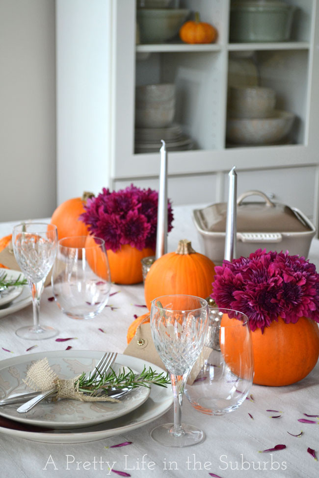 Easy Thanksgiving Table Decorations
 Simple Ideas for a Thanksgiving Table Setting A Pretty