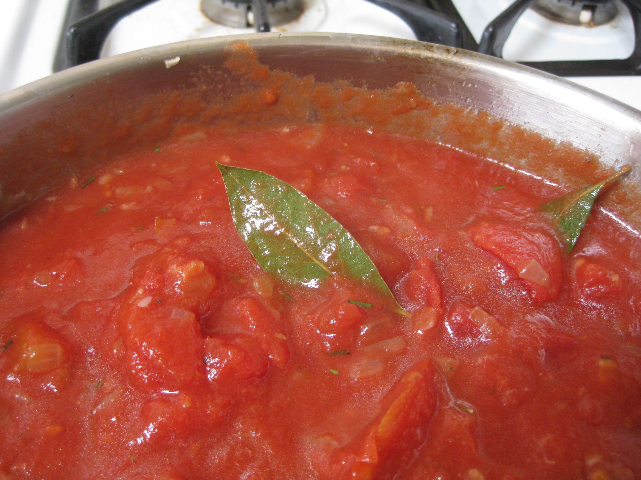 Easy Tomato Sauce
 Easy Homemade Tomato Sauce