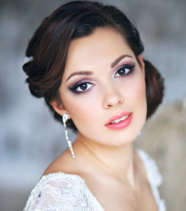 Elegant Wedding Makeup
 31 Gorgeous Wedding Makeup & Hairstyle Ideas For Every