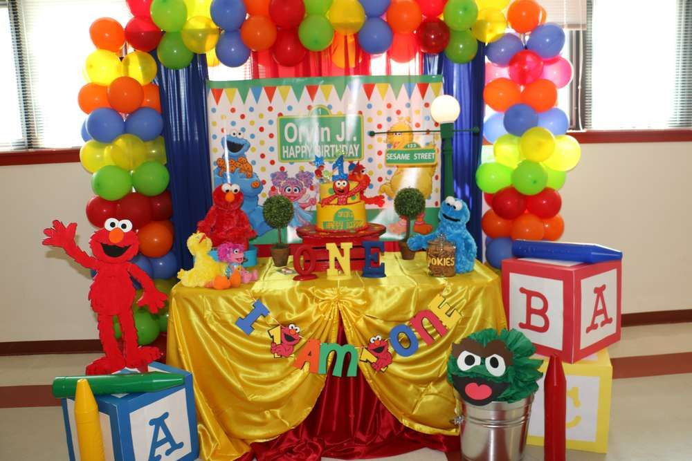 Elmo Birthday Party Ideas For 1St Birthday
 Elmo Sesame Street 1st Birthday