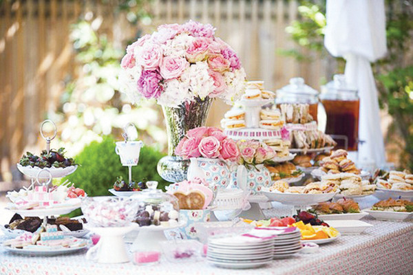 English Tea Party Ideas
 Theme your Wedding – British Garden Party Ideas