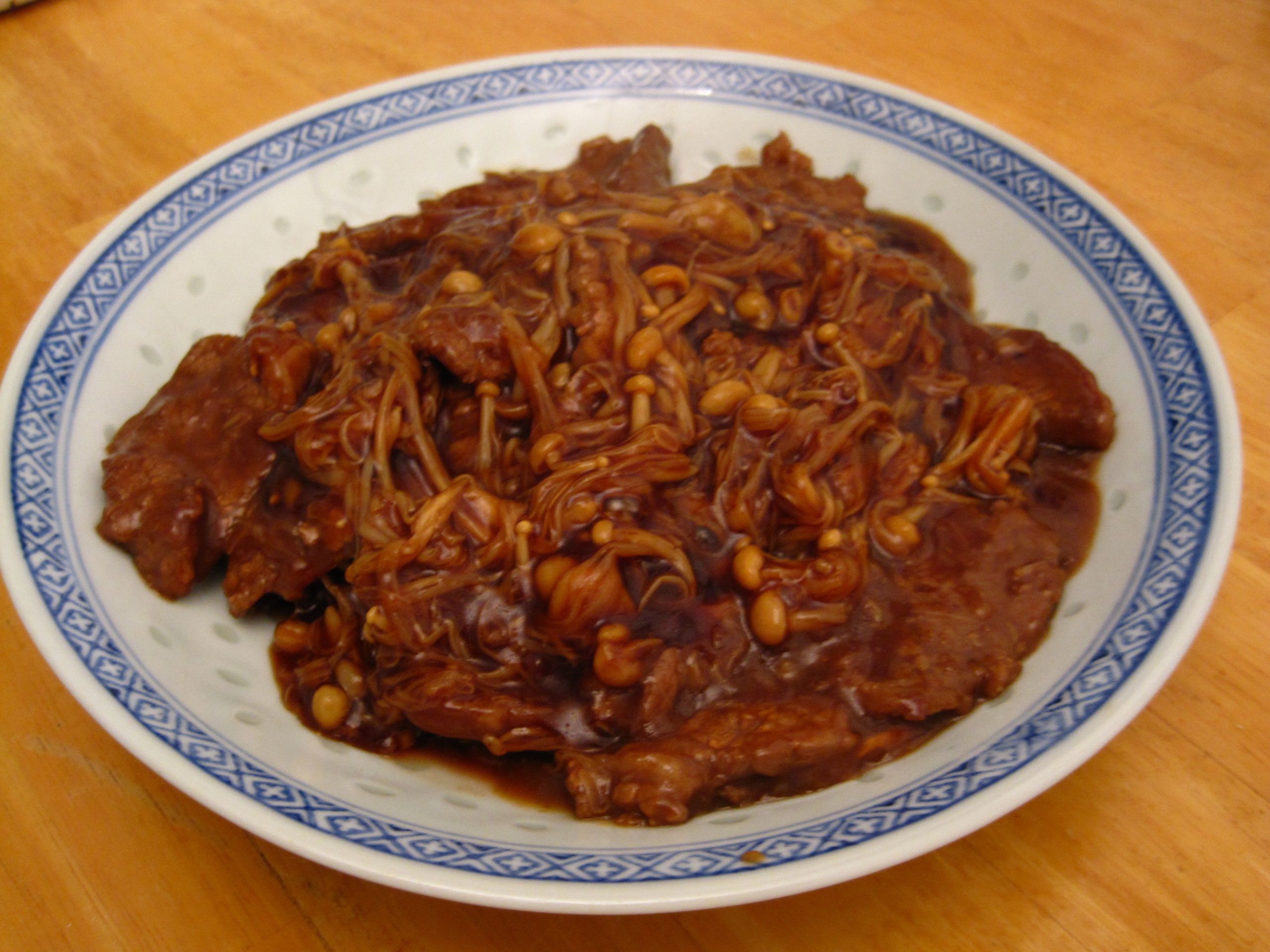 Enoki Mushrooms Stir Fry
 Stir Fried Beef and Enoki Mushrooms