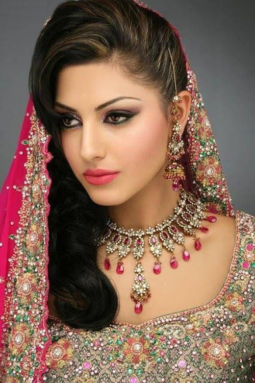 Ethnic Wedding Hairstyles
 Hairstyles For Indian Wedding – 20 Showy Bridal Hairstyles