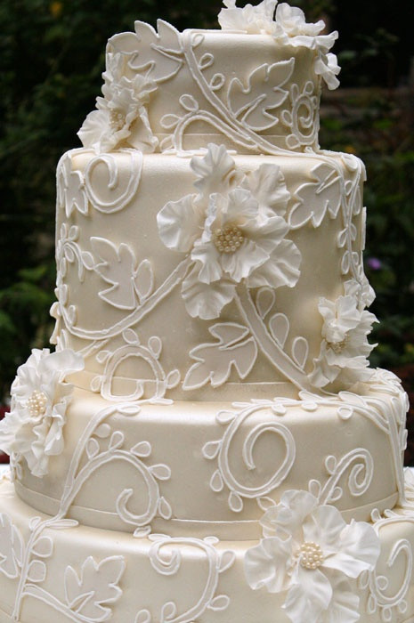 Exquisite Wedding Cakes
 Picture Exquisite All White Wedding Cakes