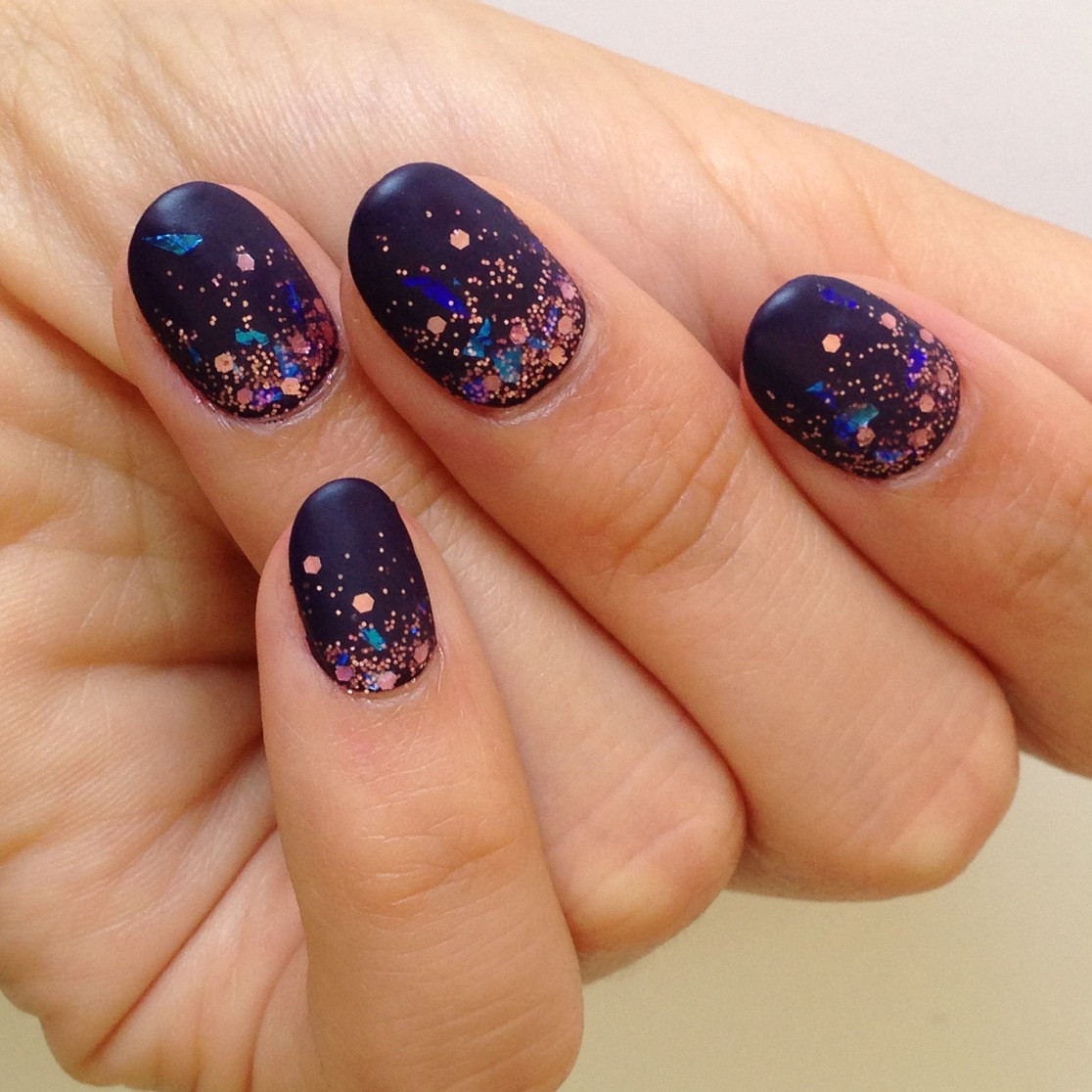 Fading Nail Designs
 Glitter Nails You Need to Try
