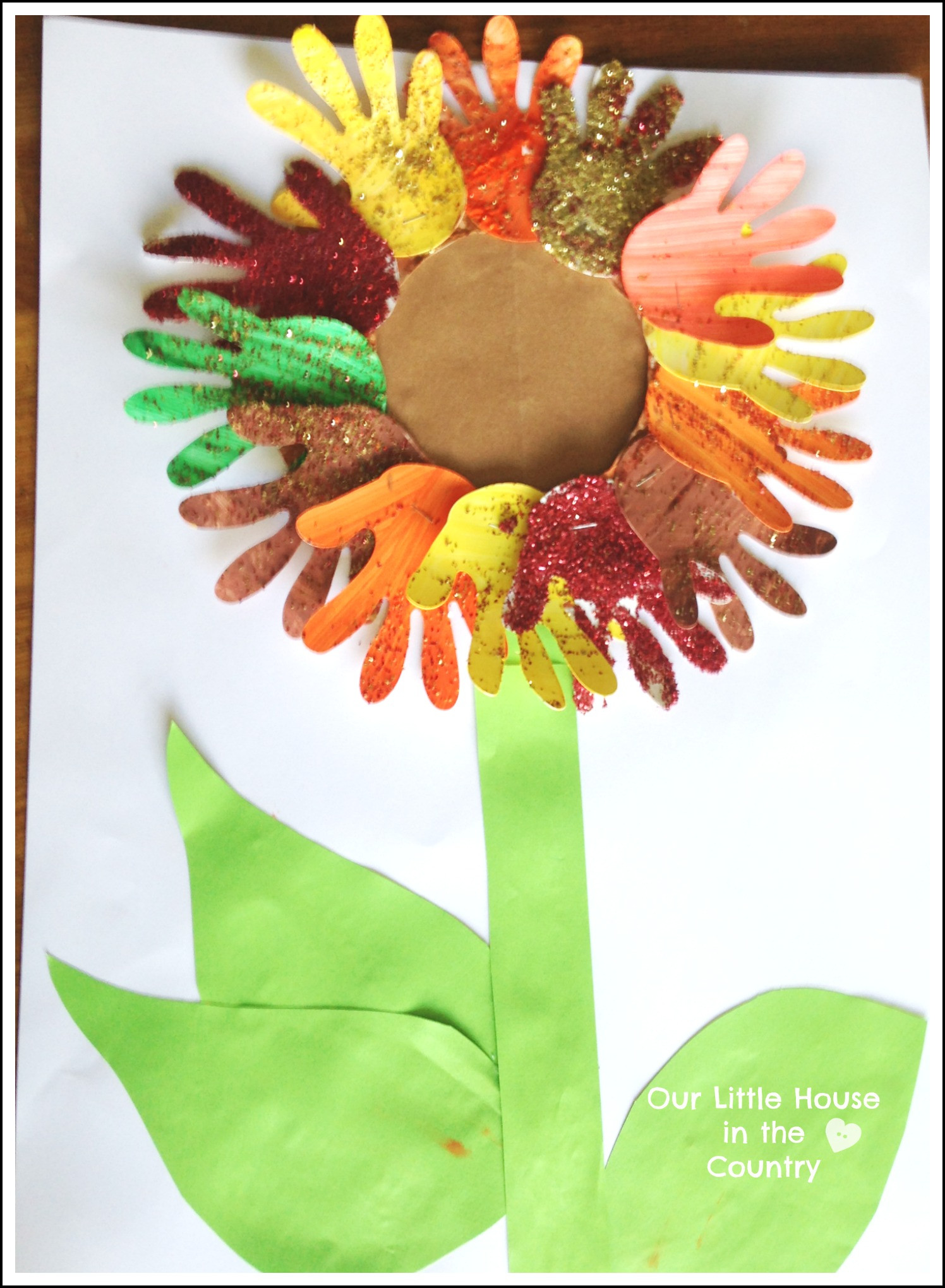 Fall Art Project For Kids
 Sunflower Handprint Art 2 – Autumn Fall Art Activities for
