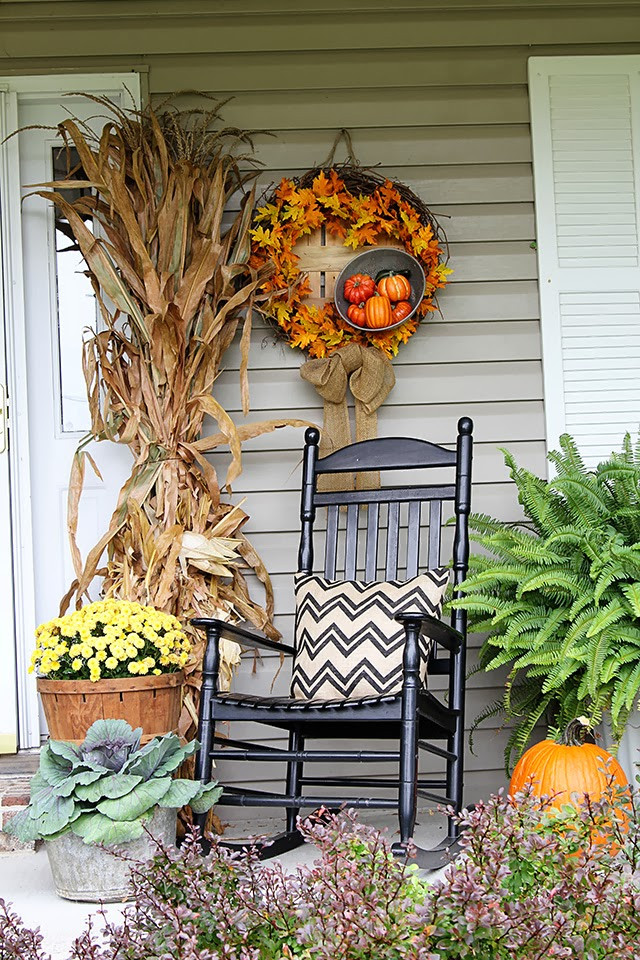 Fall Porch Decor
 85 Pretty Autumn Porch Décor Ideas DigsDigs