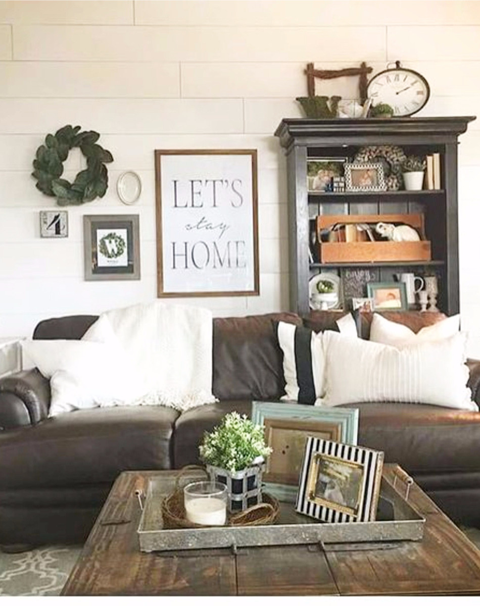 Farmhouse Living Room Wall Decor
 Farmhouse Living Rooms • Modern Farmhouse Living Room