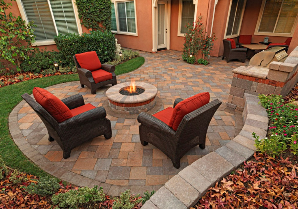 Firepit Patio Ideas
 5 Gorgeous Outdoor Rooms to Enhance Your Backyard
