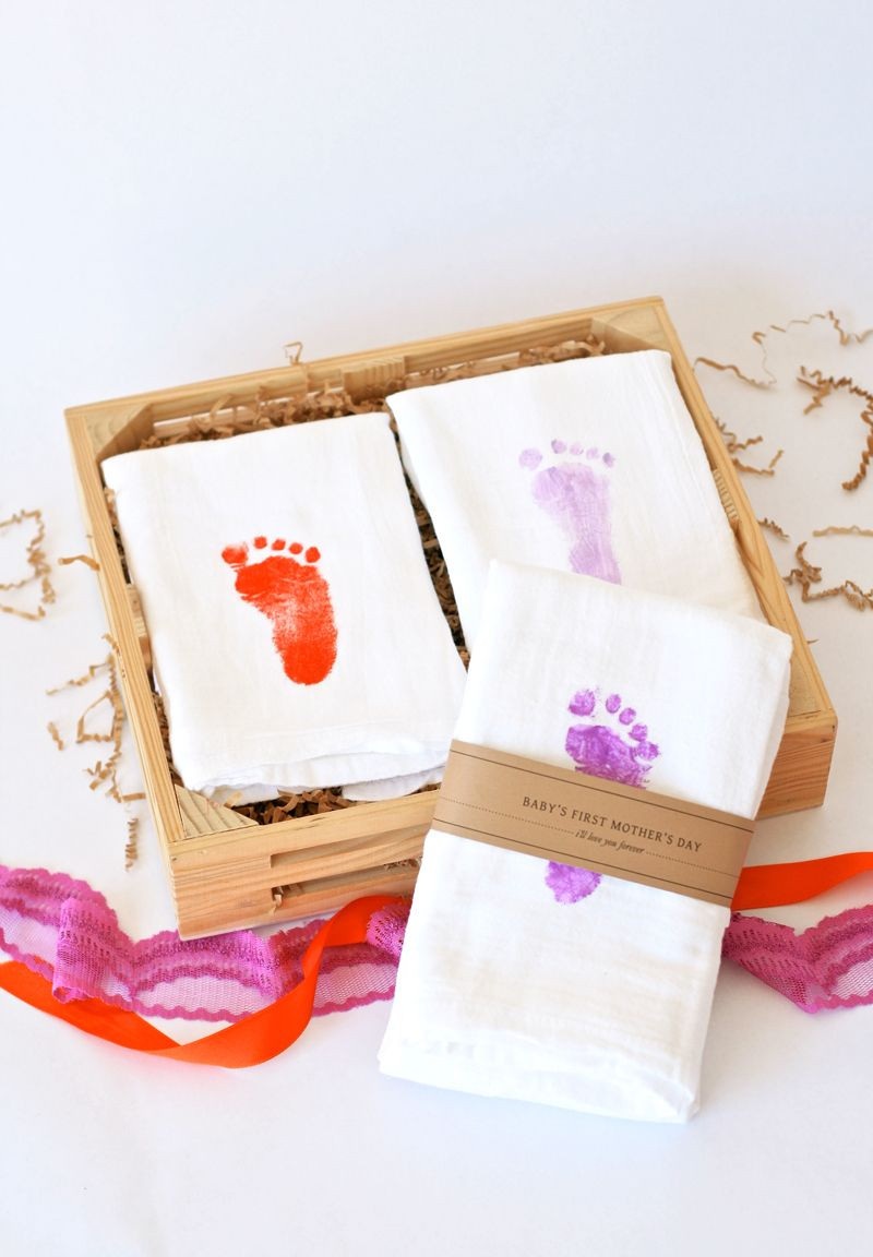 First Baby Gift Ideas For Mom
 Baby s First Mother s Day Gift Idea